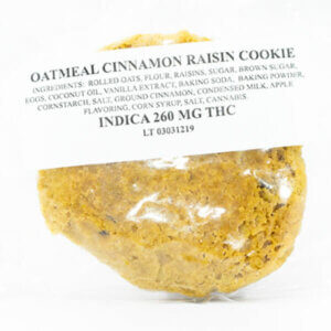 oatmeal cinnamon raisin cookie